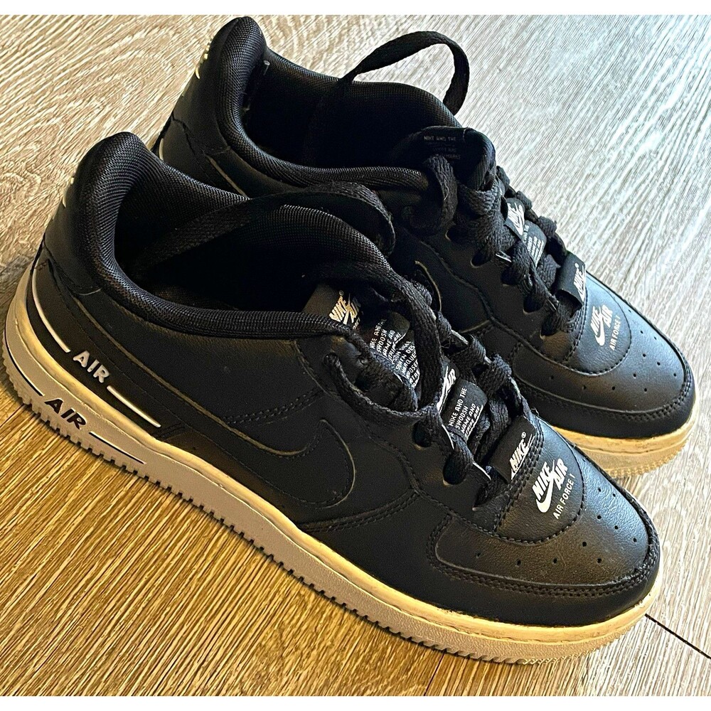 Nike Air Force 1 Low Top Black/White Lace-Up Sneaker CJ4092-001 2020 Size 5Y